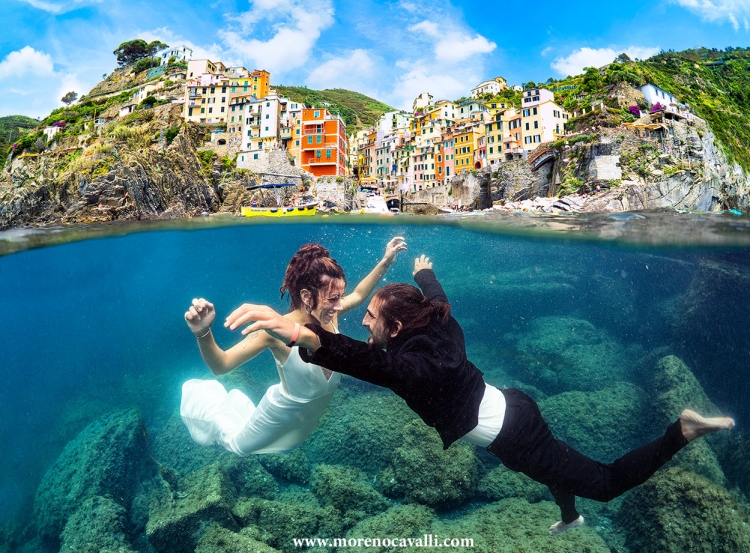 underwater photographer over under split shot Freediving cinque terre riomaggiore underwater wedding gopro dome underwater photo